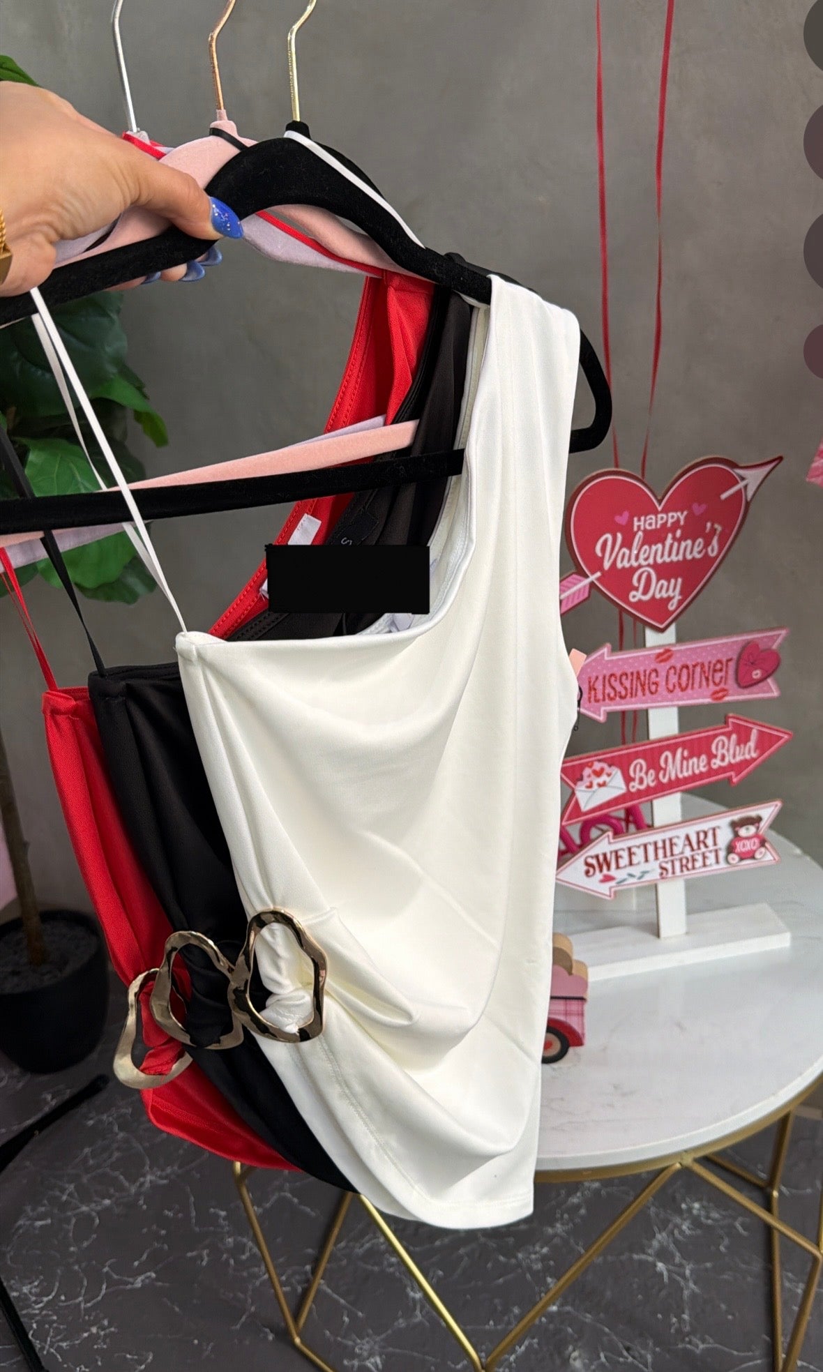 One sholder V top ( 3 colors)