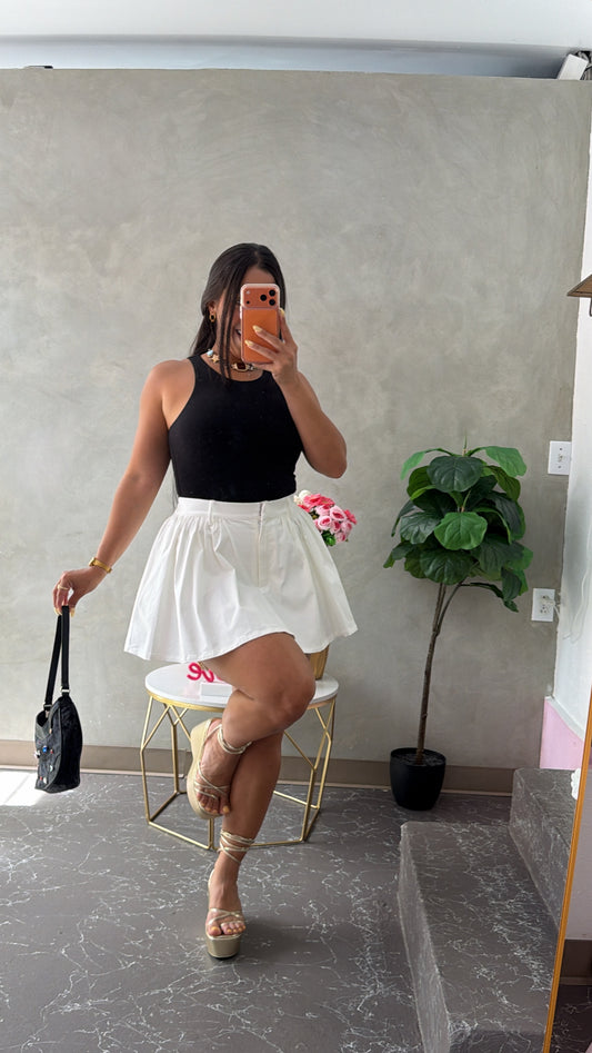 White Skort (pant debajo)