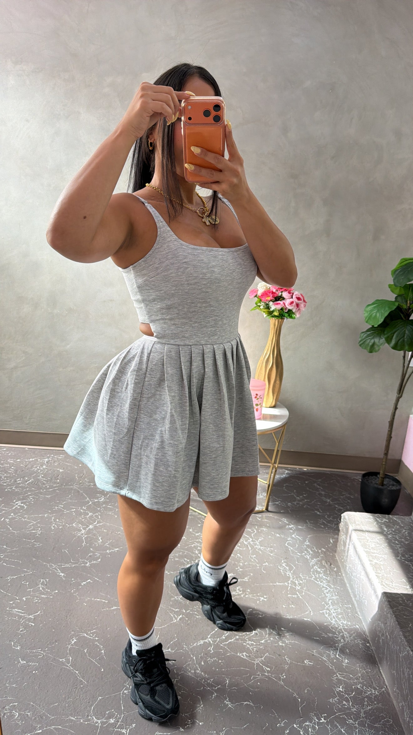 Gray sporty dress(pant debajo)