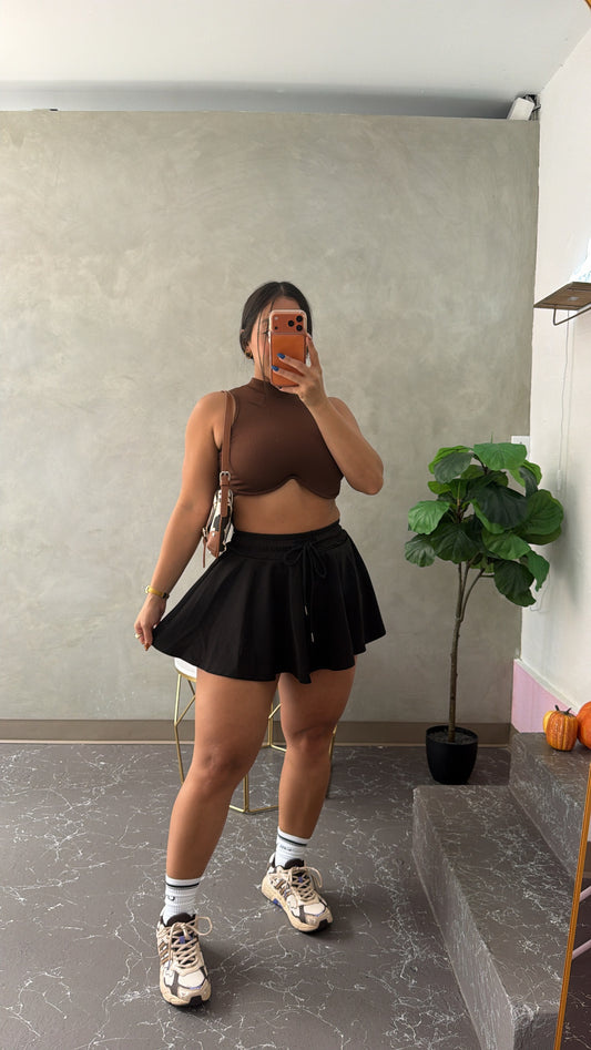 Black sporty skort (pant debajo)
