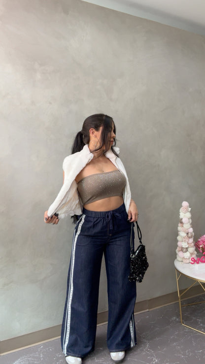 Line detail straight denim