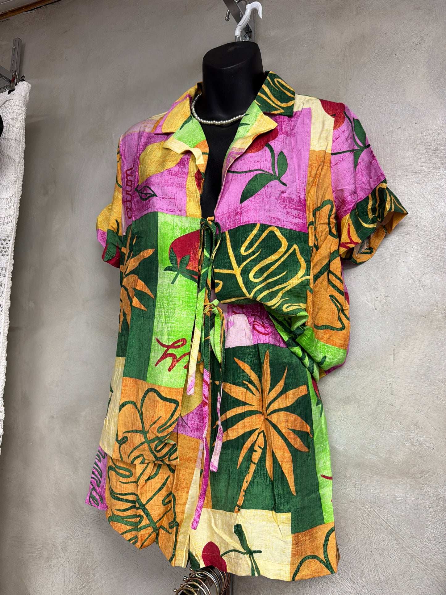 Tropical Set